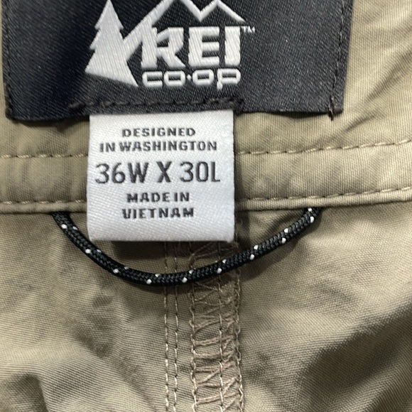 Rei Co-Op Men’s Convertible Cargo Pants - Picture 9 of 9